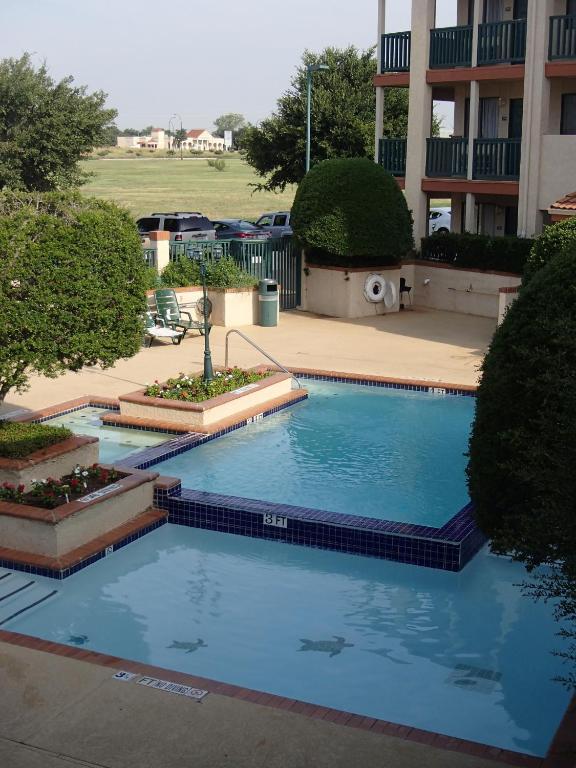 Econo Lodge Inn And Suites Arlington Eksteriør bilde