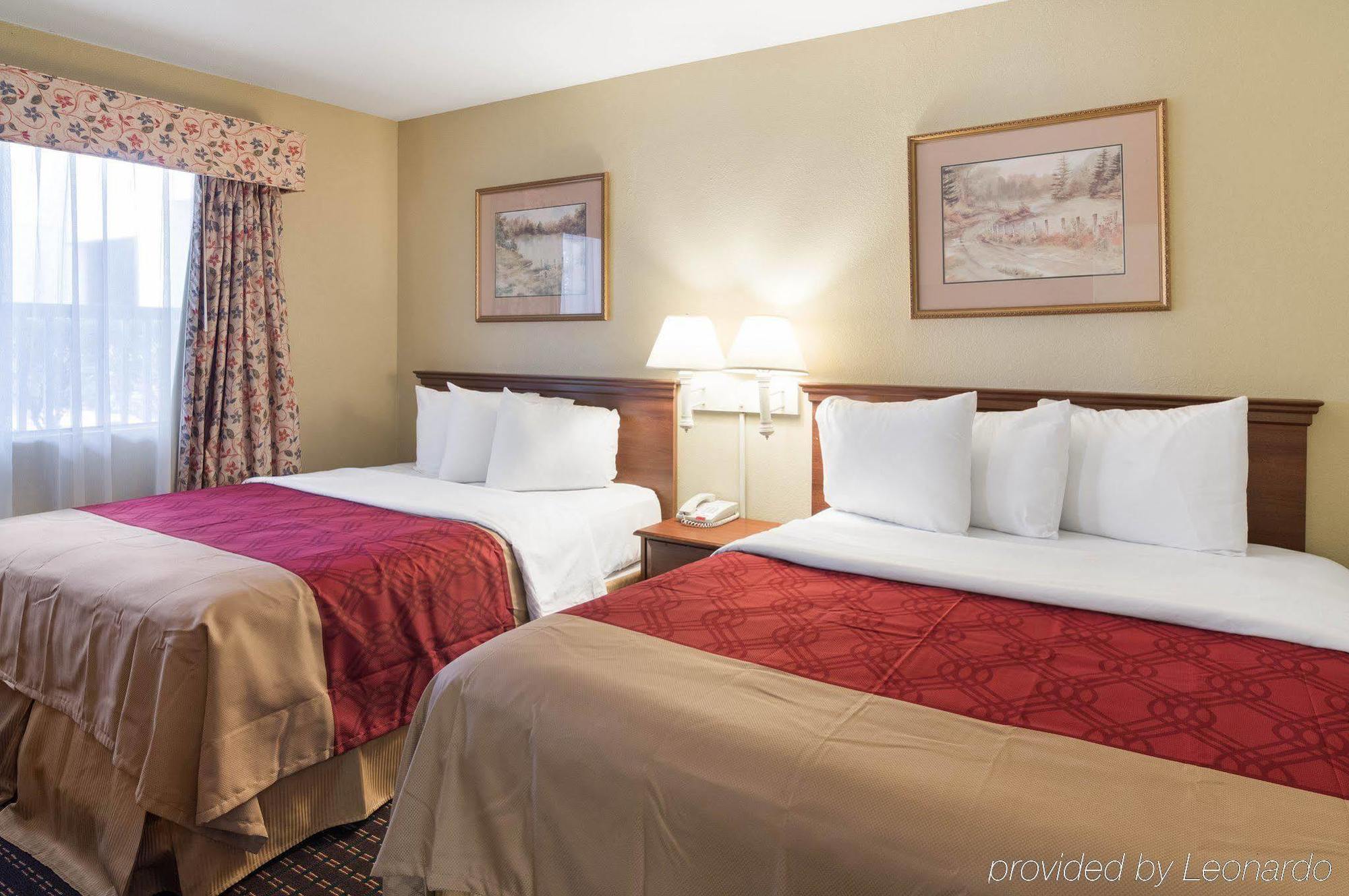 Econo Lodge Inn And Suites Arlington Eksteriør bilde